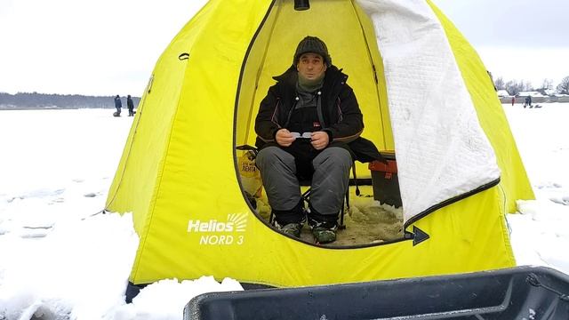 Наловили Рыбы . Подледный Фидер на большой Реке . Зимняя Рыбалка с Палаткой . смотреть онлайн