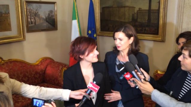 Laura Boldrini incontra Martina, figlia di Giuseppe Giangrande - 28 aprile 2014 смотреть онлайн