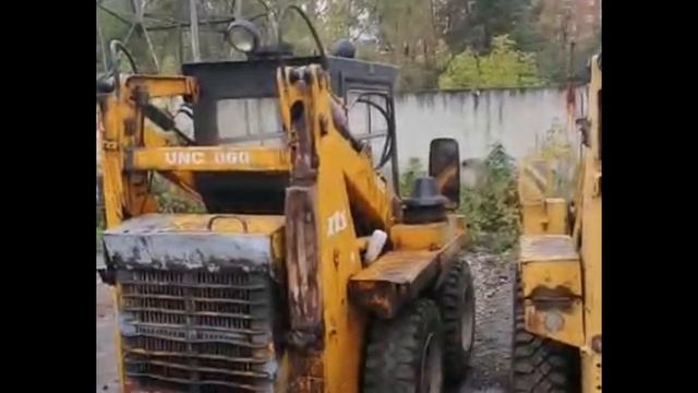 Беглое сравнение мини погрузчиков МКСМ800 и UNC060 смотреть онлайн
