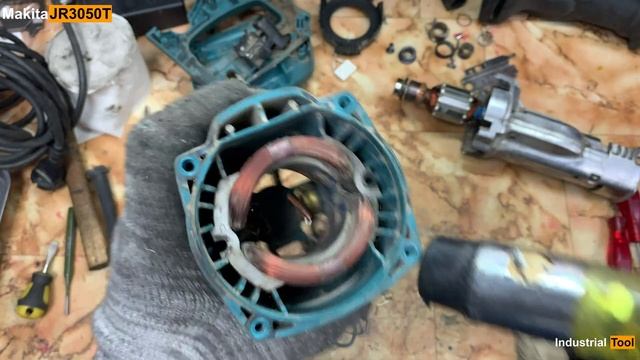 Makita JR3050T disassembly / разборка смотреть онлайн
