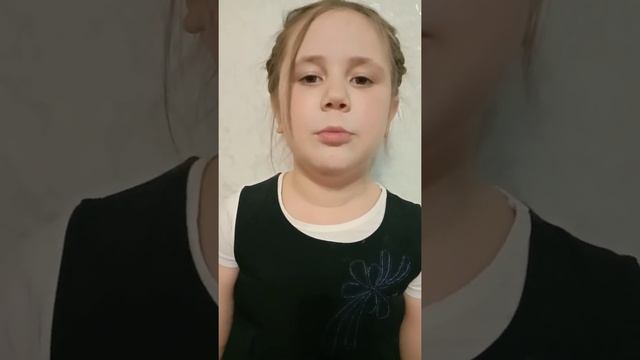 "Страна читающая": Варвара, ученица 2 "А" класса МБОУ Лицея №15, читает стихотворение С. Есенина. смотреть онлайн