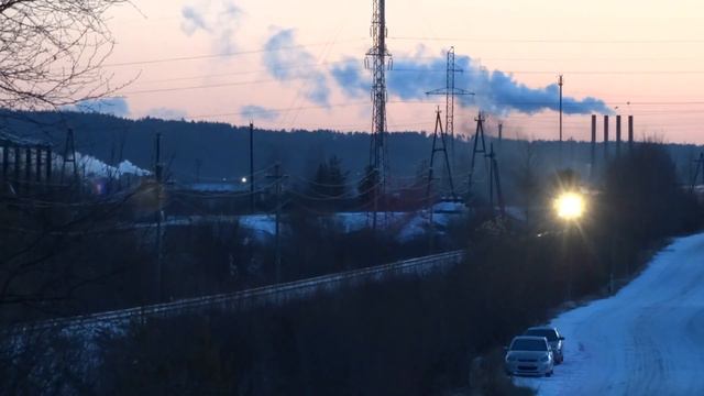 "С 2-х ракурсов" Тепловоз ТЭП70-181 с пассажирским поездом Уфа - Приобье смотреть онлайн