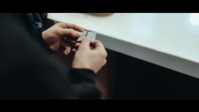 УСПЕШНАЯ ГРУППА - УЛЫБАЮСЬ смотреть онлайн
