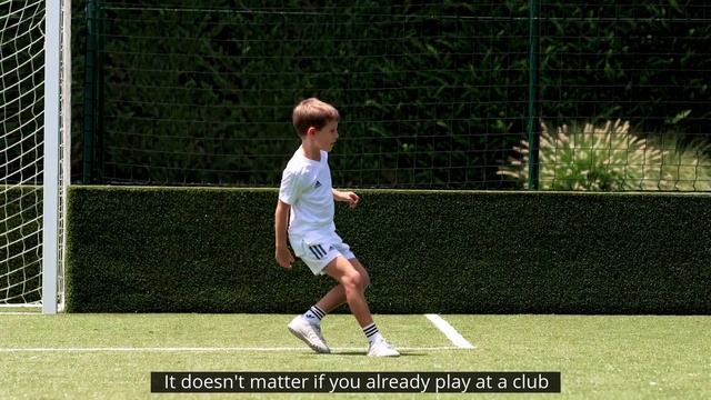 Toni Kroos Academy - Toni Kroos teaching football смотреть онлайн