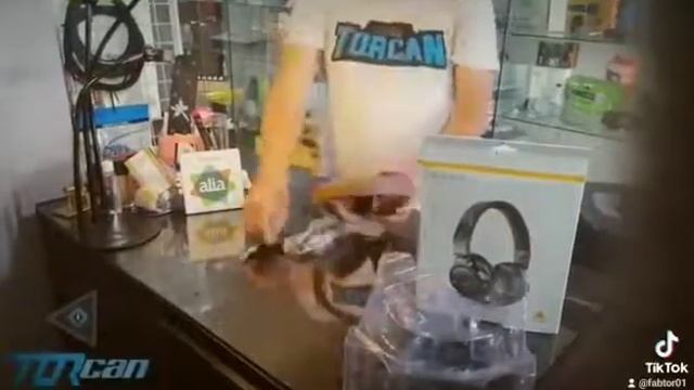 AUDIFONO BH470 BEHRINGER TORCAN смотреть онлайн