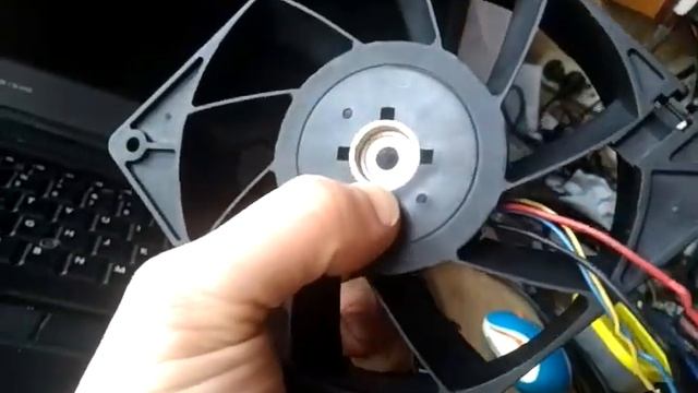 Вентилятор как разобрать ? Power fan DELTA 12v 4.8a смотреть онлайн