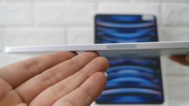 iPad PRO M2 Wifi 256GB inter BRB LS смотреть онлайн