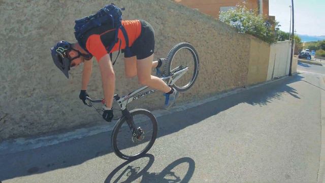 NIGHT & DAY / CASSIS - MARSEILLE (VTT / Vélo Trial) смотреть онлайн