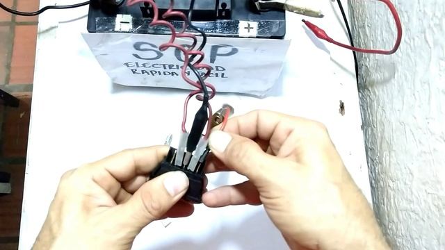 Como Probar Un Switch Elevavidrios Universal de 5 Pines смотреть онлайн
