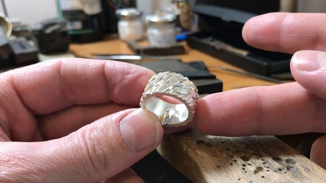 Работа с модельным воском. Как сделать брутальное кольцо. смотреть онлайн