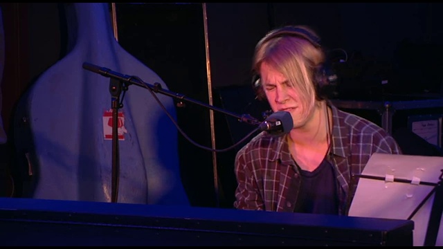 Tom Odell - I Knew You Were Trouble - BBC Radio 1 Live Lounge смотреть онлайн