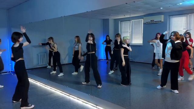 BASE LEVEL • ITZY - WANNABE • V Dance Studio смотреть онлайн