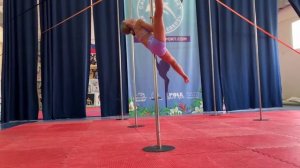 Акробатический танец на пилоне.Соло.Pole sport kids