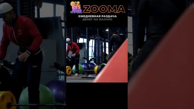 ? Мастер Спорта притворился Дедом в Зале ?