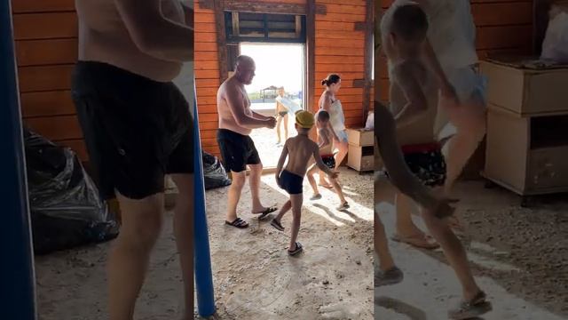 Отдых на сероводородном источнике , клуб единоборств 
