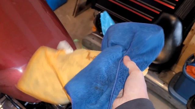 Honda vt1100 seat & tank removal смотреть онлайн