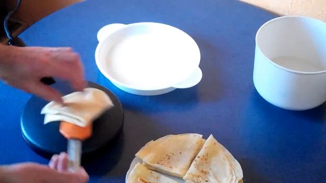 Жарим тонкие блинчики в погружной сковородке( DELIMANO UTILE) смотреть онлайн