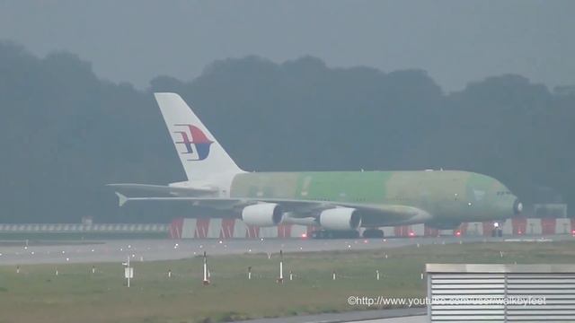 FullHD First Malaysia Airlines Airbus A380 crosswind landing in Hamburg Finkenwerder YouTube смотреть онлайн