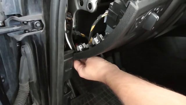 BMW  E87 E90 E91 REMOVE CAS MODULE