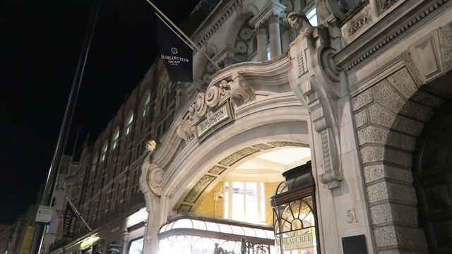 Shopping London Christmas Presents Gifts Fortnum & Mason смотреть онлайн