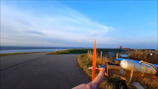 $5 Trainer Best Beginner Rc Airplane Project EP1 Build Overview and First Flight of 2018 смотреть онлайн
