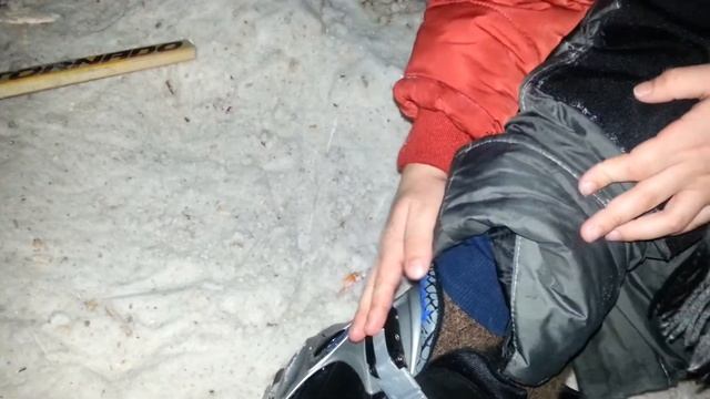 Как правильно надевать коньки смотреть онлайн