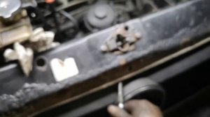 Открытие капота VITO 638 если оборвало трос или же он спал с крепежа