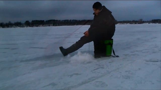 Рыбалка на можайском водохранилище в горетово.Ловля леща на поплавок зимой. смотреть онлайн