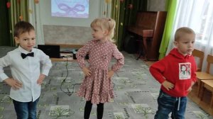 танец "Мамины помощники"средняя группа МБДОУ12 г.Красноармейск