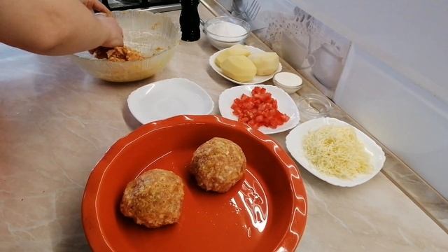 Прості та ситні гнізда з фаршу. Гнізда з фаршу і картоплі.