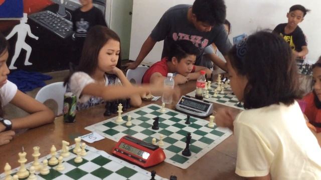 CHESS TRAINING | CHESSICA FIONA SADEY VS ROSE ANN CURIOSO | BLITZ CHESS смотреть онлайн