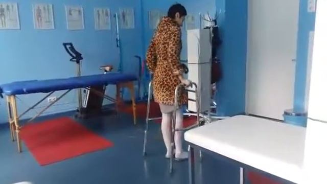 Тотальне ендопротезування кульшовго суглобу. Доступ "Бікікні". Перший день після операції. смотреть онлайн