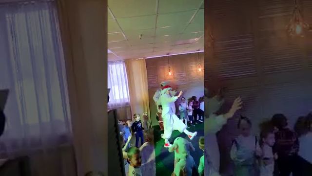 Шоу новогоднее детям смотреть онлайн