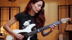 Соло на гитаре.