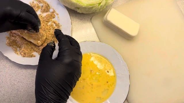 ЛУЧШЕ чем салат ЦЕЗАРЬ.Обалденный салат без майонеза на празднесный стол.? Салат с жареным сыром. смотреть онлайн