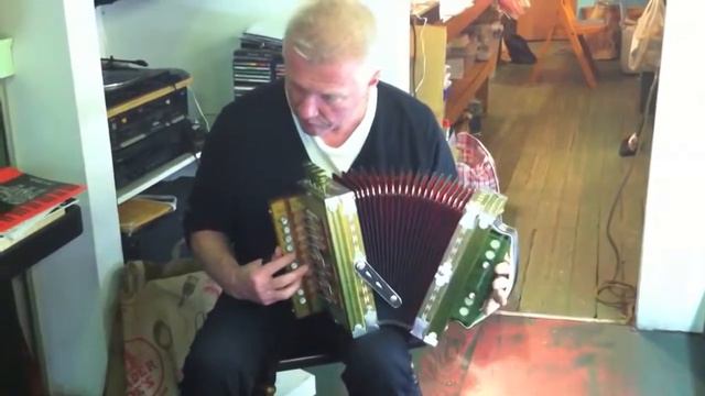 MAIN SQUEEZE: MARK SAVOY HANDMADE CAJUN ACCORDION смотреть онлайн