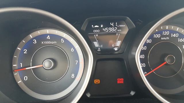 Средний расход 4.1 литра бензина на сто километров пути Elantra. смотреть онлайн