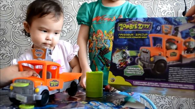 Зомби грузовик/стреляет люками/возит зомби/играем вместе смотреть онлайн