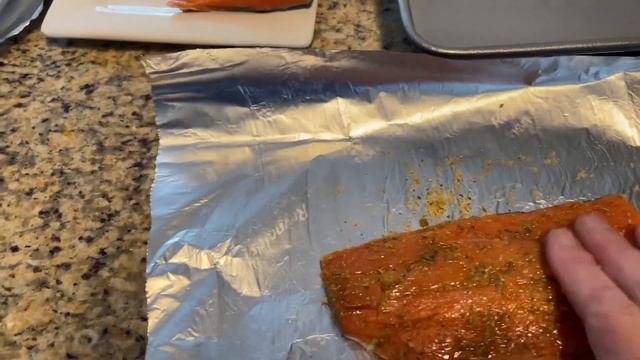 Семга запечённая в духовке и картофель фри. смотреть онлайн