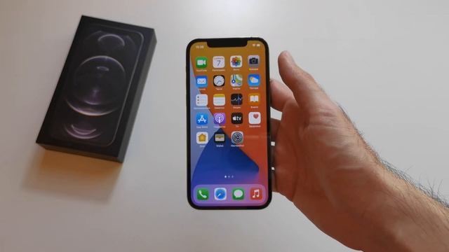 Стоит ли покупать iPhone 12 в 2021 году? И какой iPhone выбрать? смотреть онлайн