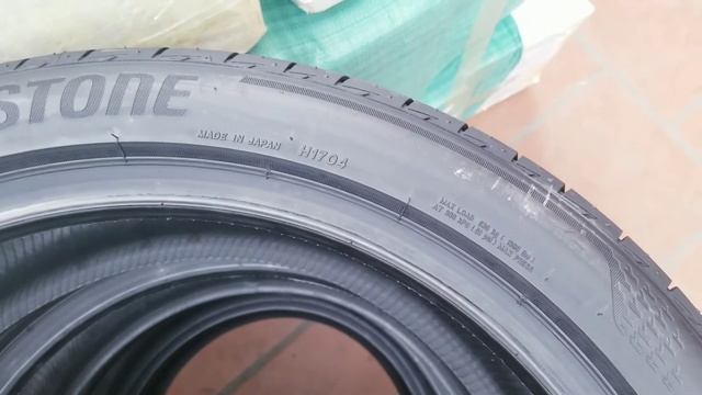 225/45R19 Bridgestone