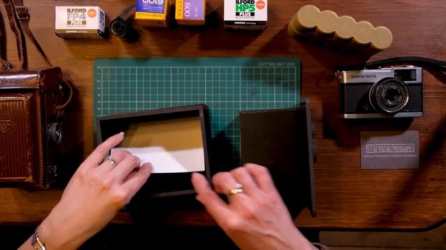 How does pinhole photography work? | National Museums Liverpool смотреть онлайн