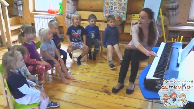 Музыкальное занятие в Загородном детском садике "РастёмКа" смотреть онлайн