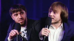 ШВЕДУ в голову прилетает микрофон 👊 Стычка между Мурадом и Шведом