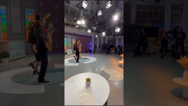 "Здравствуйте" на телеканале ТНВ, в пятницу 8:10. ГитарХит - согреет вас горячей музыкой! #ГитарХит смотреть онлайн