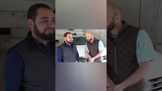 Ждут, когда шампунь подействует| Омар в Большом городе #shorts смотреть онлайн