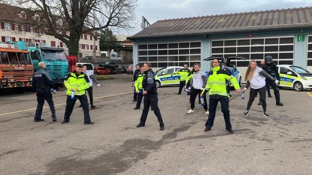 Git up Challenge X-Mas Edition der Kantonspolizei Basel-Stadt смотреть онлайн