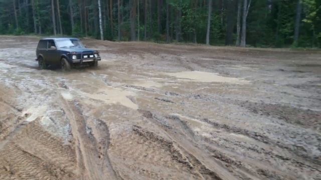 НИВА в лёгком дрифте смотреть онлайн