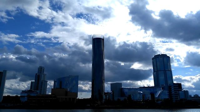 Timelapse. Clouds over Yekaterinburg смотреть онлайн
