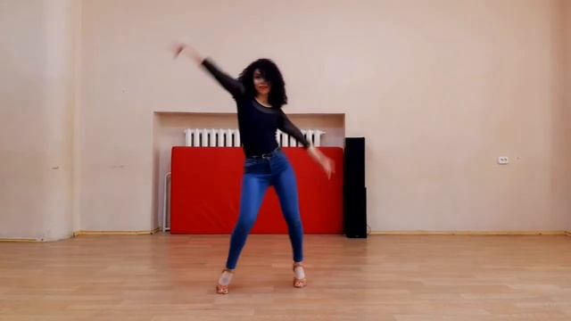 Женский стиль " Bachata sensuel" Исис Сото, Школа танцев FULL DANCE смотреть онлайн